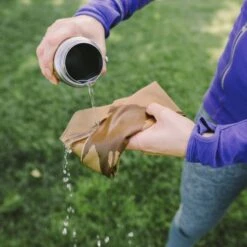 Gear Aid Fast Acting Cooling Towel -Outdoor Off Road Gear Shop 44700 Cooling Towel Lifestyle Rec 01